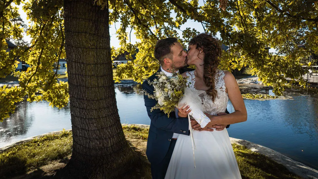 Kristina & Žiga, Panonska vas